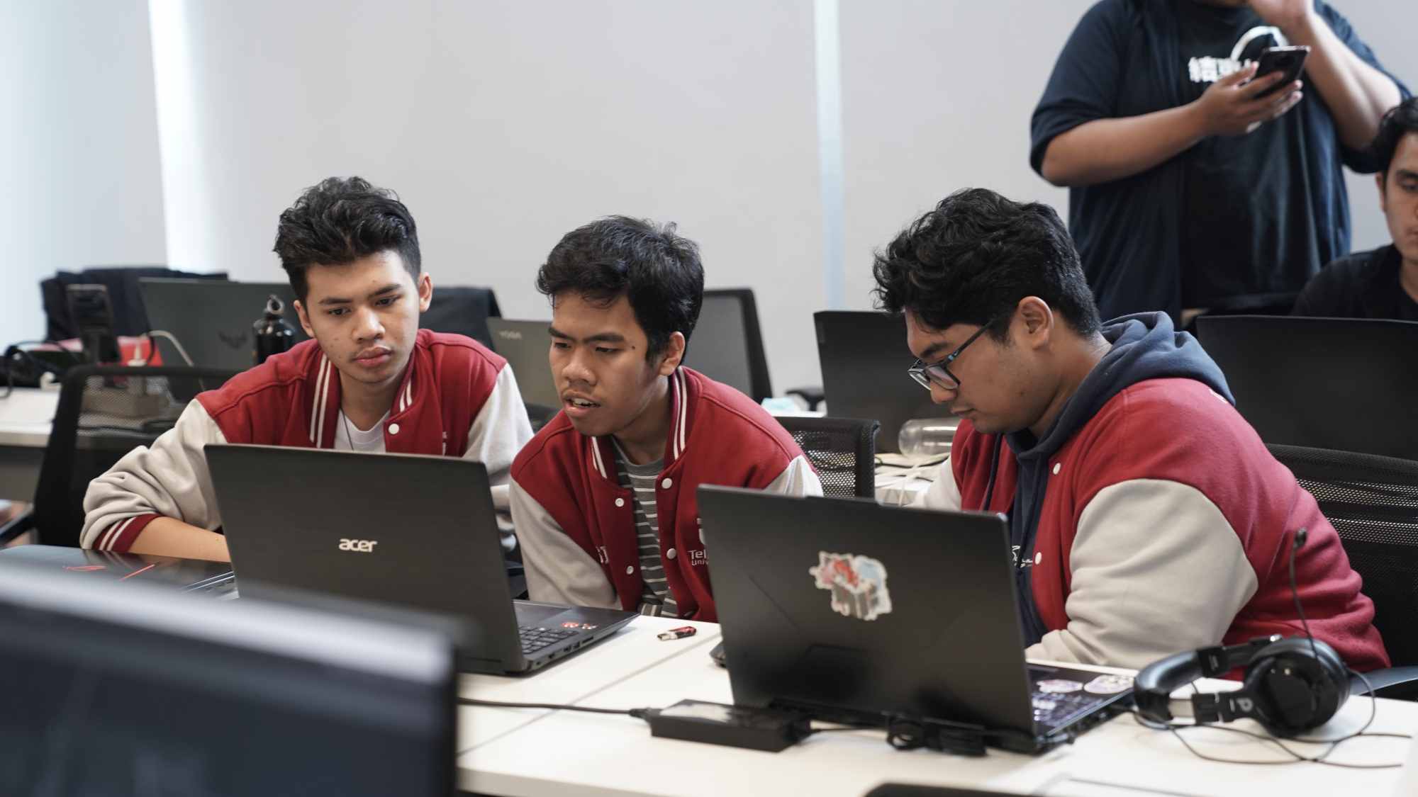 Founder Hoop Studio Pada Garena Game Jam 2023